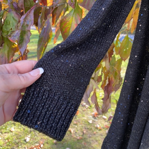 COPY - Black cardigan with detachable fur, with sequins - Picture 5 of 11